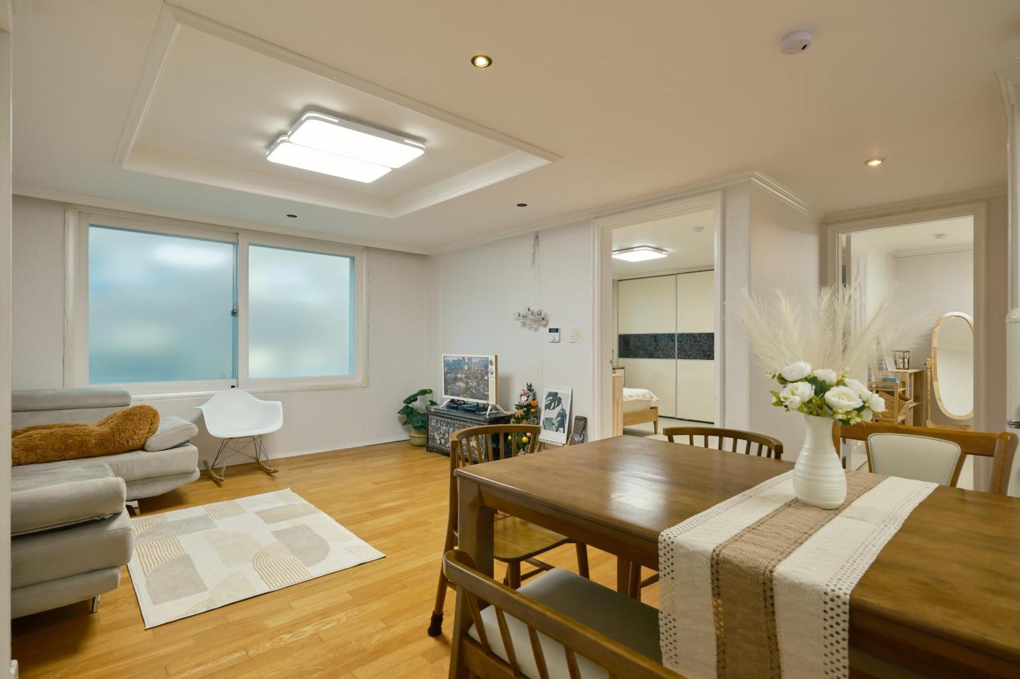 Plantree Filled With The Charm Of The East And The Atmosphere Of The West Apartment Seoul