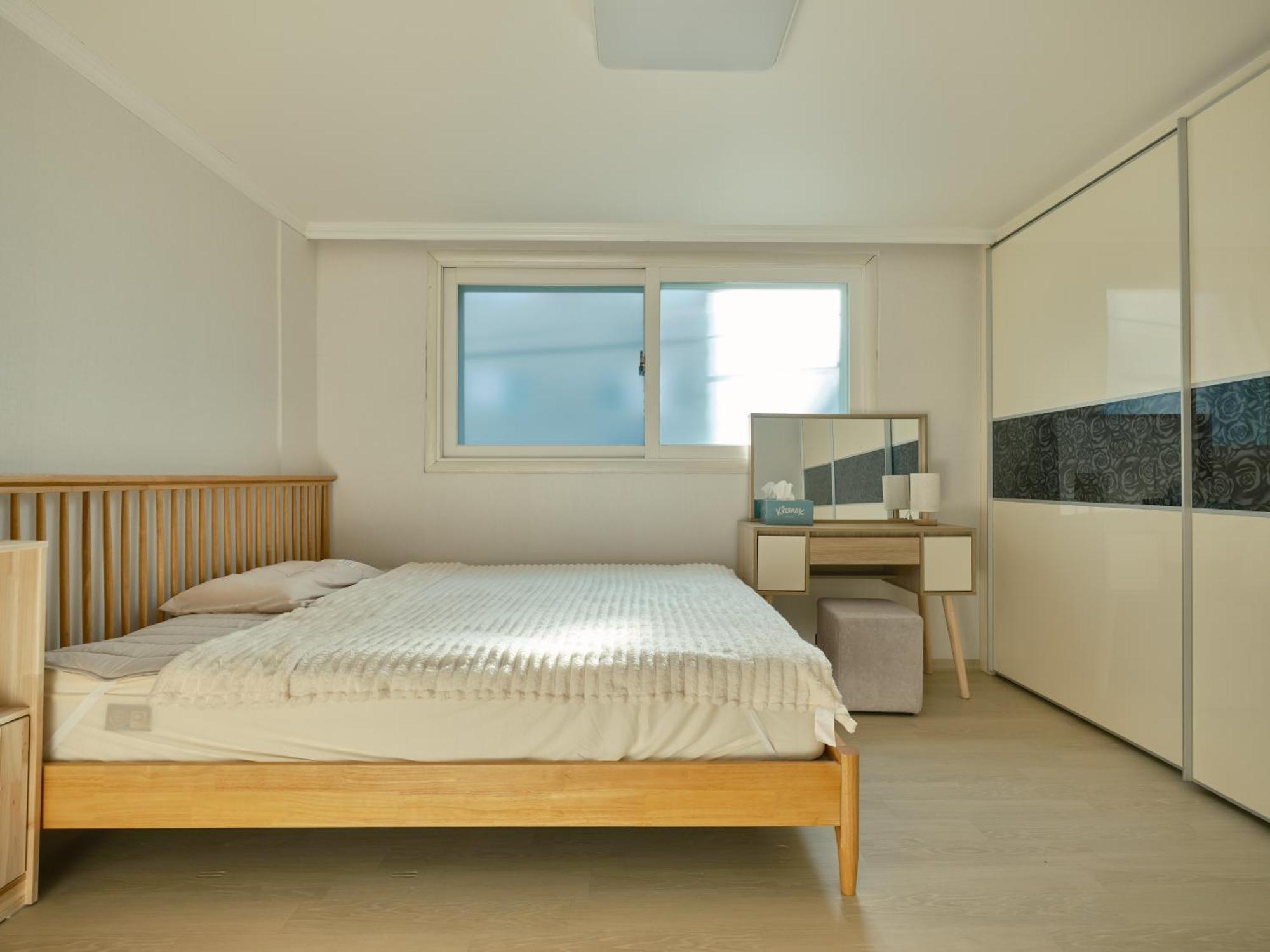 Plantree Filled With The Charm Of The East And The Atmosphere Of The West Apartment