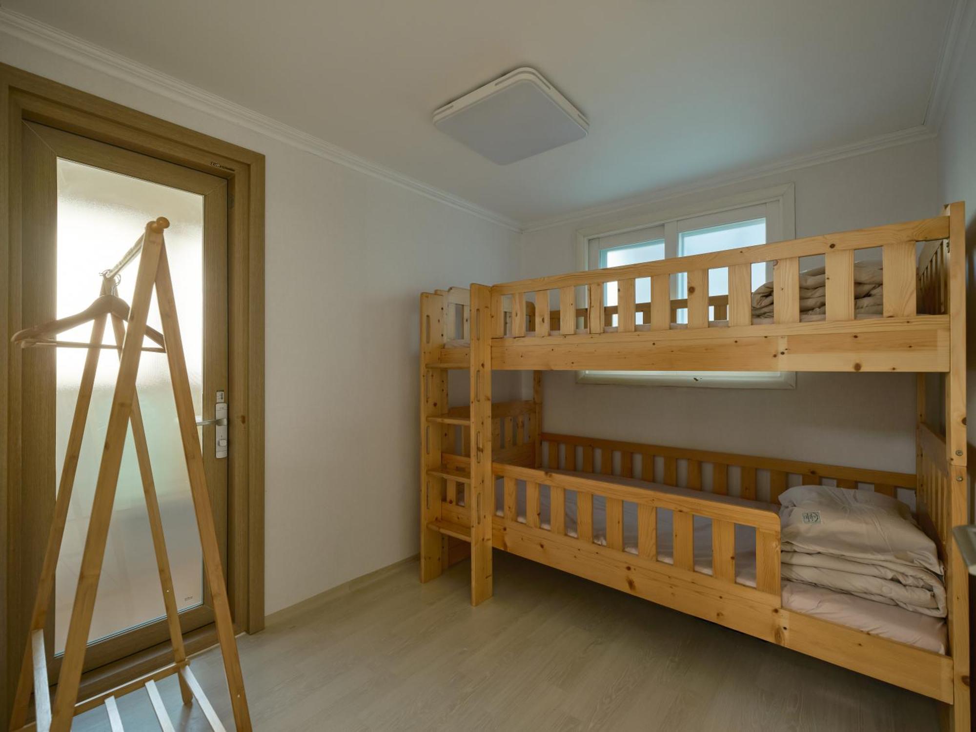 Plantree Filled With The Charm Of The East And The Atmosphere Of The West Apartment