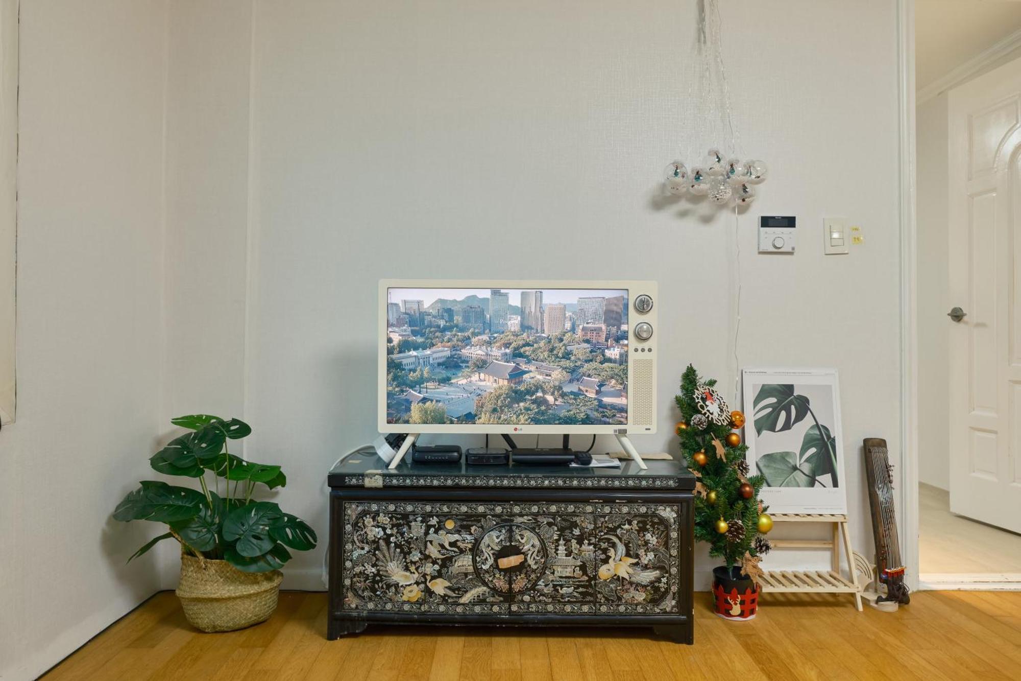 Plantree Filled With The Charm Of The East And The Atmosphere Of The West *