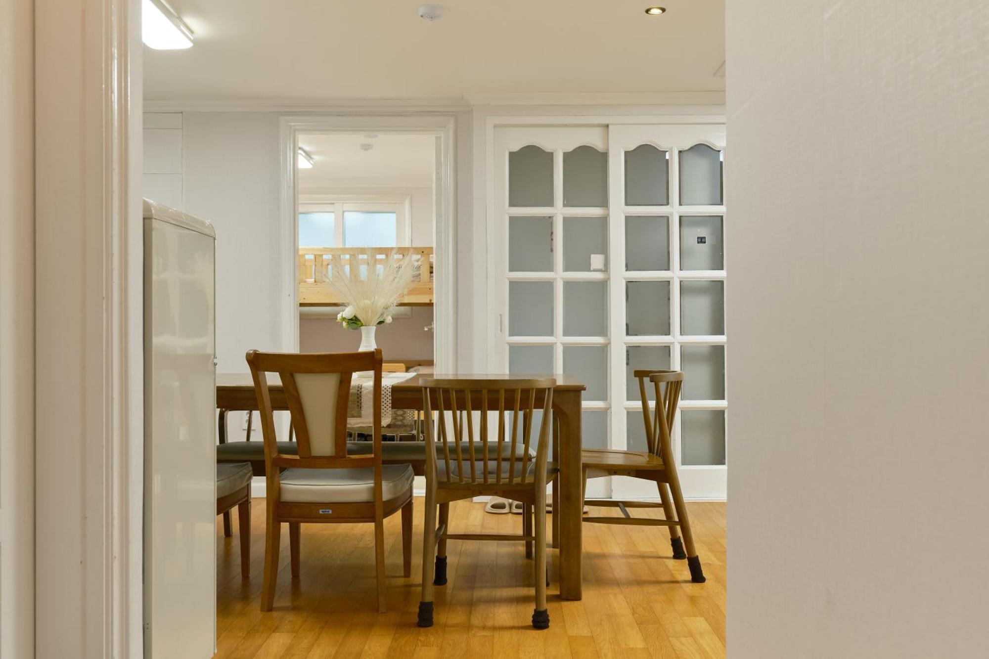 Plantree Filled With The Charm Of The East And The Atmosphere Of The West Apartment