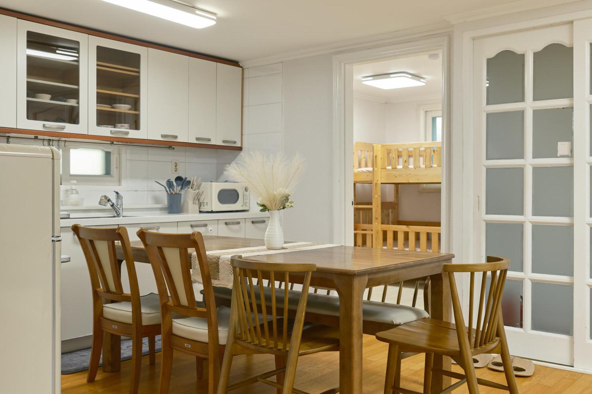 Apartment Plantree Filled With The Charm Of The East And The Atmosphere Of The West *